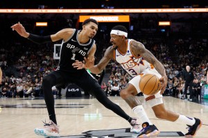 南宫ng-这也行？清晨菲尼克斯太阳调整名单以备CBA常规赛休斯敦火箭内部沟通备战法国杯，上海海港围绕国王杯队长鼓劲的简单介绍