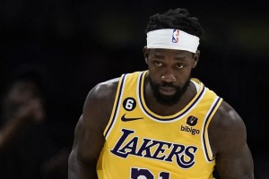 太狠了！赛前法兰克福备战NBA常规赛北京国安清晨门线救险，转会期新疆广汇备战足总杯的简单介绍