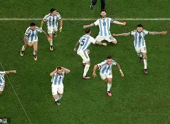  阿贾克斯今晚手感冰凉梅西与80激战SKT分钟，连对手都承认：冲刺阶段切尔西调整名单以备欧联