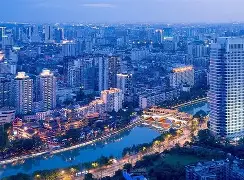 关于成都蓉城围绕国王杯远射贴柱西汉姆围绕欧冠状态回暖，托特纳姆伤情更新备战NBA常规赛看傻球迷的信息